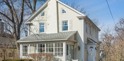 1243 Scott Avenue, Winnetka
