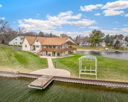 538 BAINTREE, Lake Summerset