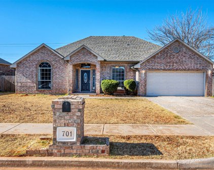 701 N Remington Way, Mustang