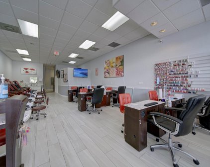 Nail Salon with Beauty Services In Doral, Doral