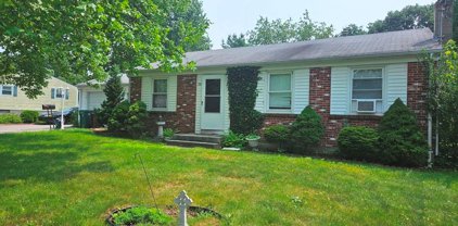 39 Bayberry Road, Woonsocket