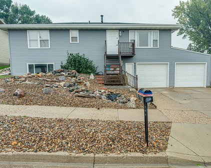 803 8th Avenue NE, Mandan