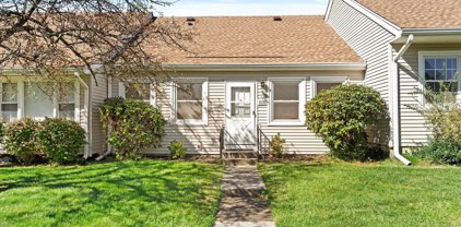 103D Broadgate Court Unit 1000, Freehold