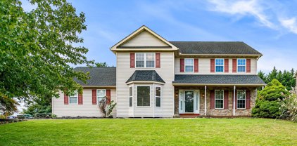 80 Sycamore Dr, Reading