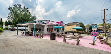 472 Nutt Rd, Phoenixville