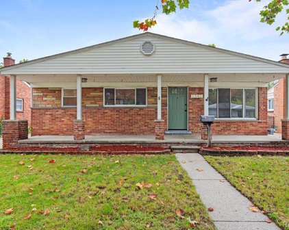 1345 DIANA, Madison Heights