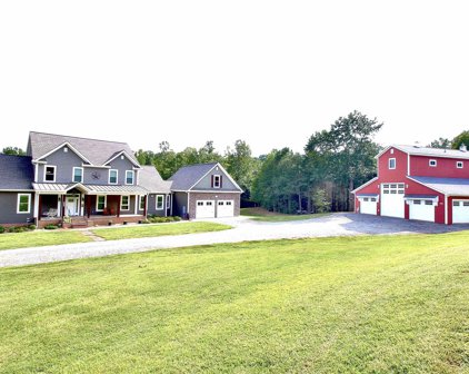300 Center Drive, Taylors
