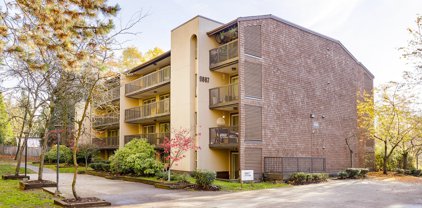 9867 Manchester Drive Unit 512, Burnaby