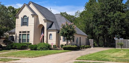 208 River Oaks Drive, Lake Jackson