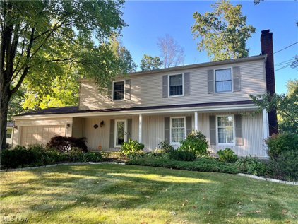 223 Kenwick Drive, Northfield