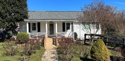 6364 Broad St, The Plains