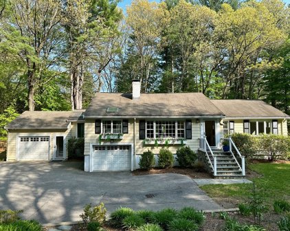 8 Orchard Lane, Wayland