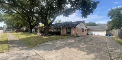 806 Luella Avenue, Deer Park