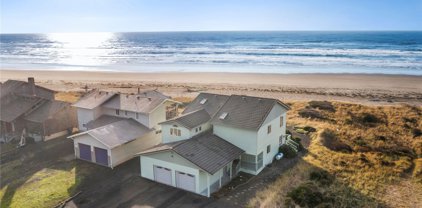 413 Dune Crest Drive, Westport