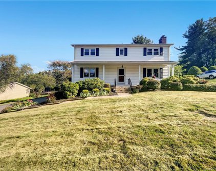 439 Jill Court, Yorktown