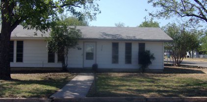 900 E Wallace, Llano