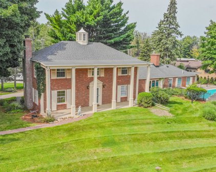 100 Henley Drive, Grand Haven