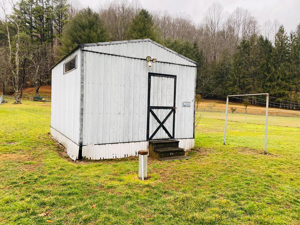 Real Estate For Sale Naoma WV MLS 83629 198 Drews Creek, Naoma