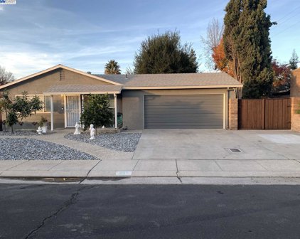 537 N St, Lathrop