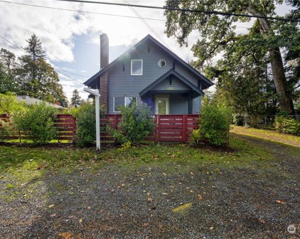 9406 Kenwood Drive SW, Lakewood