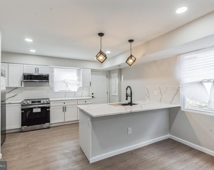 1221 E Oliver St, Baltimore