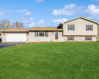 7406 Hickory Trail, Wonder Lake