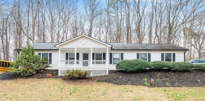 206 Eagles Nest Drive, Canton