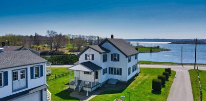 2052 Main  Road, Tiverton
