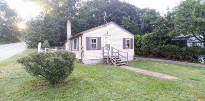 8 Freeman Ave, Webster