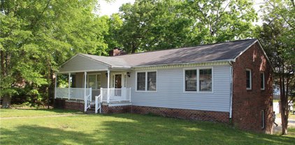 3901 Cambridge Place, Hopewell