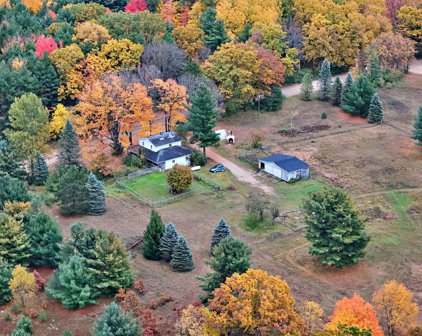13911 220th Avenue, Big Rapids