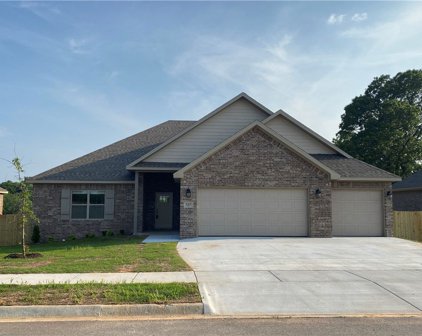 127 W Pitts  Street, Farmington