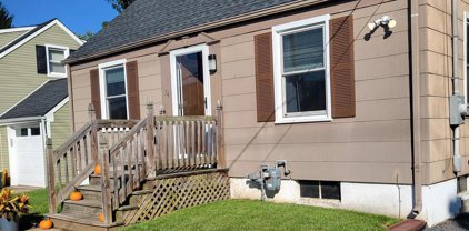 74 Shady Ln, Hamilton