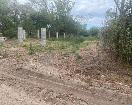 Lowry Avenue E, Haines City