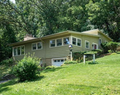 1024 Pioneer Road, Algonquin