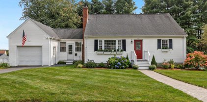 55 Kent Dr, Hudson