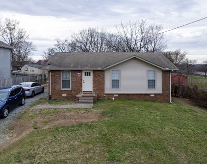 142 Hillside Dr, Hendersonville