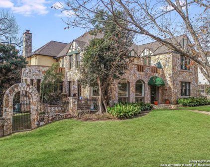 624 E El Prado Dr, San Antonio