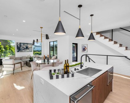 12918  Bloomfield St Unit 5, Studio City