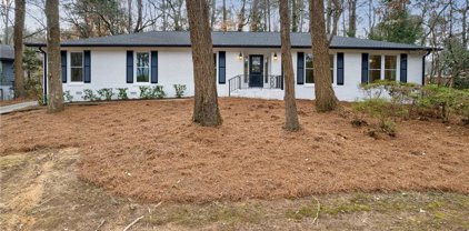 2431 Kings Point Drive, Dunwoody