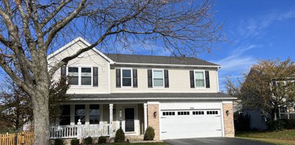 590 Chesterfield Lane, South Elgin