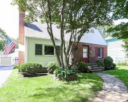 7 Windsor Ave, Natick