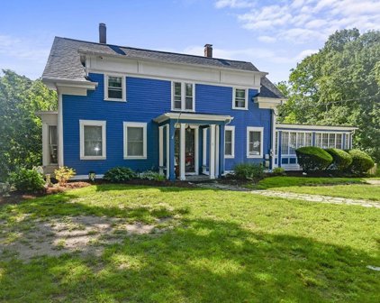 1 Highland Road, Lakeville