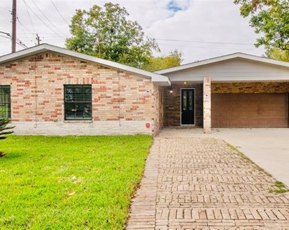 12218 Hillcroft Street, Houston