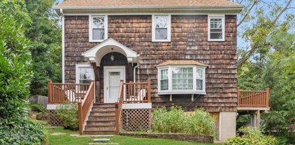 103 Buckram Road, Locust Valley
