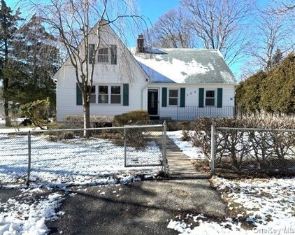 133 Herod Point Road, Wading River