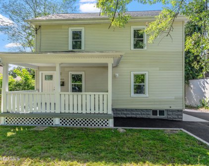 1033 Balltown Road, Niskayuna
