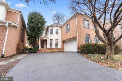10090 Cover Pl, Fairfax