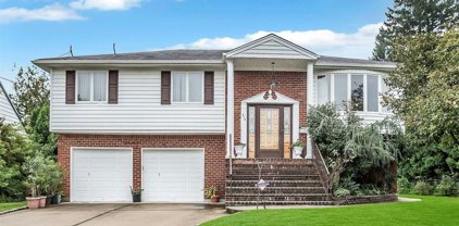 273 Fairfield Avenue, Carle Place