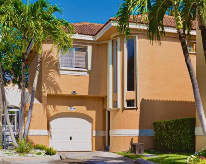 11199 Lakeview Drive Unit #47-M, Coral Springs